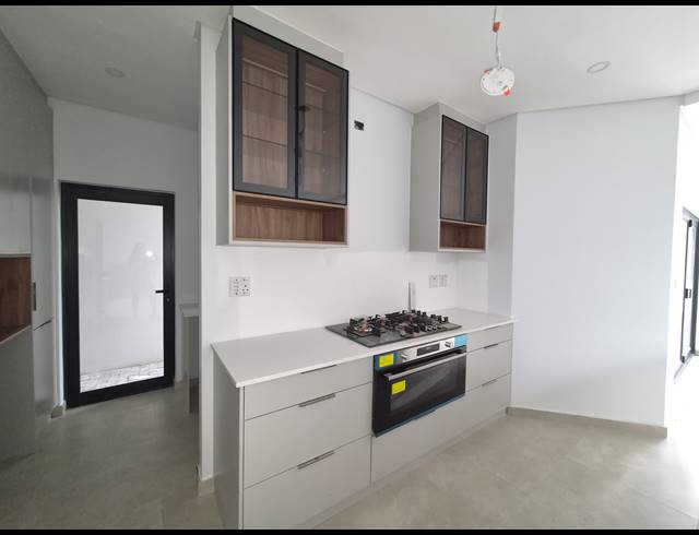 4 BEDROOM HOUSE FOR SALE IN SANDOWN